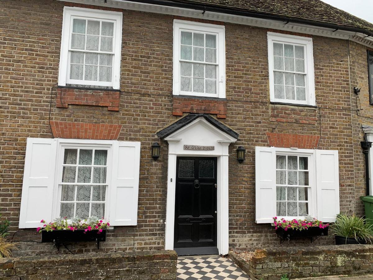 Villa Ye Olde House Shepperton Esterno foto